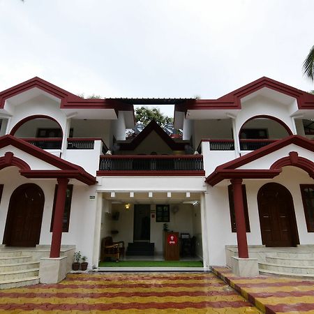 Oyo Flagship Triple Beach Guest House بيناوليم المظهر الخارجي الصورة