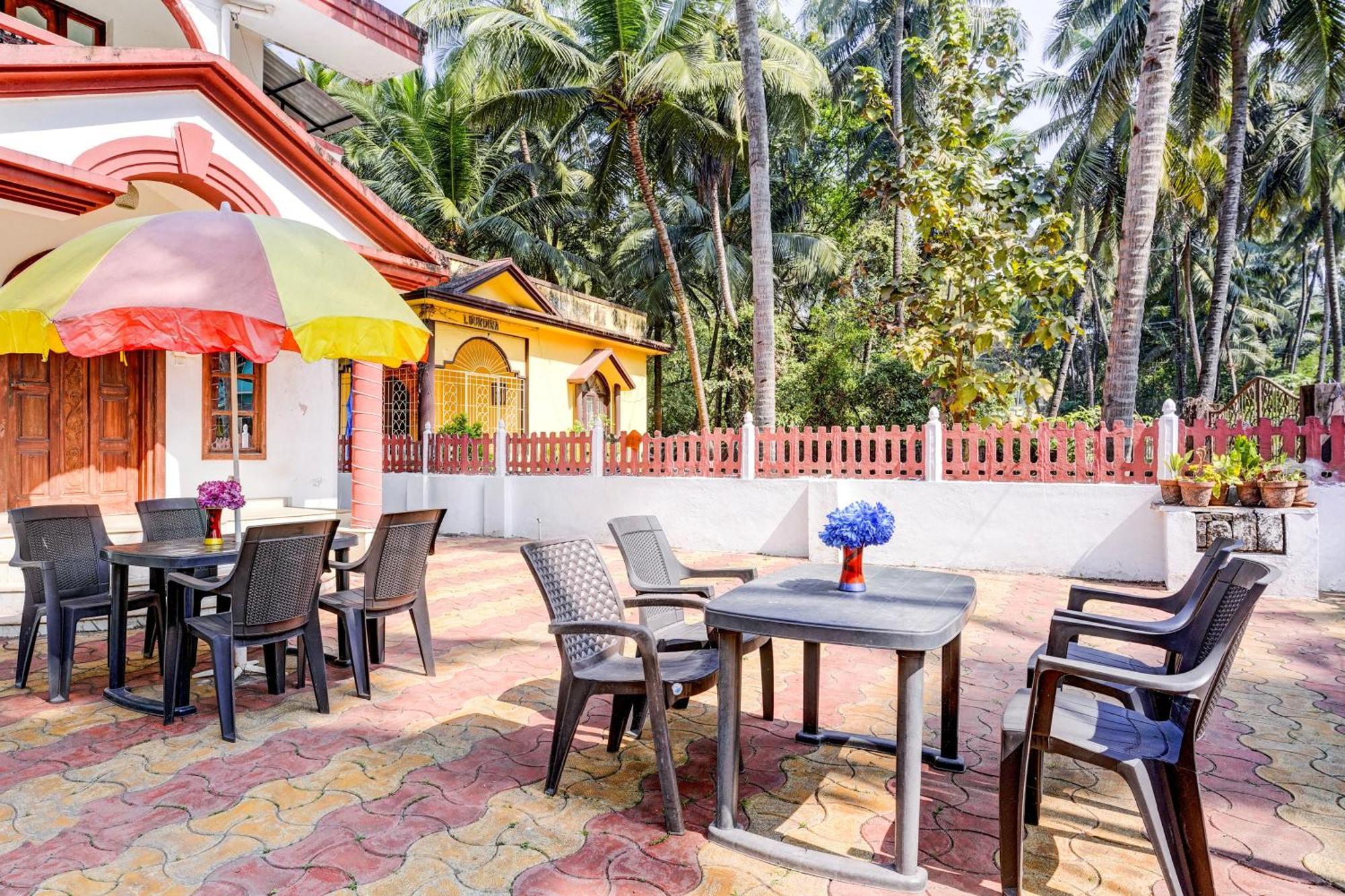 Oyo Flagship Triple Beach Guest House بيناوليم المظهر الخارجي الصورة