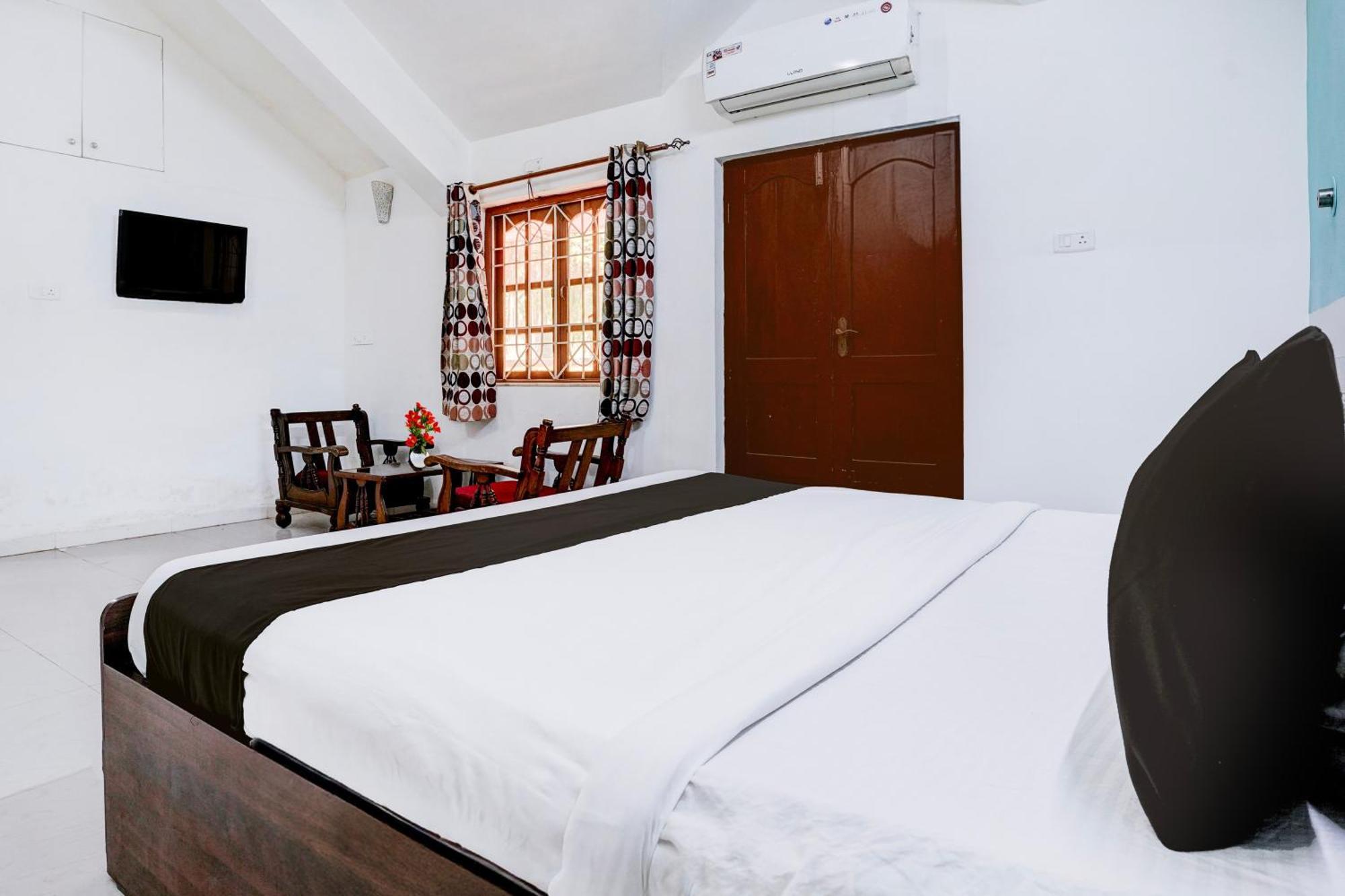 Oyo Flagship Triple Beach Guest House بيناوليم المظهر الخارجي الصورة