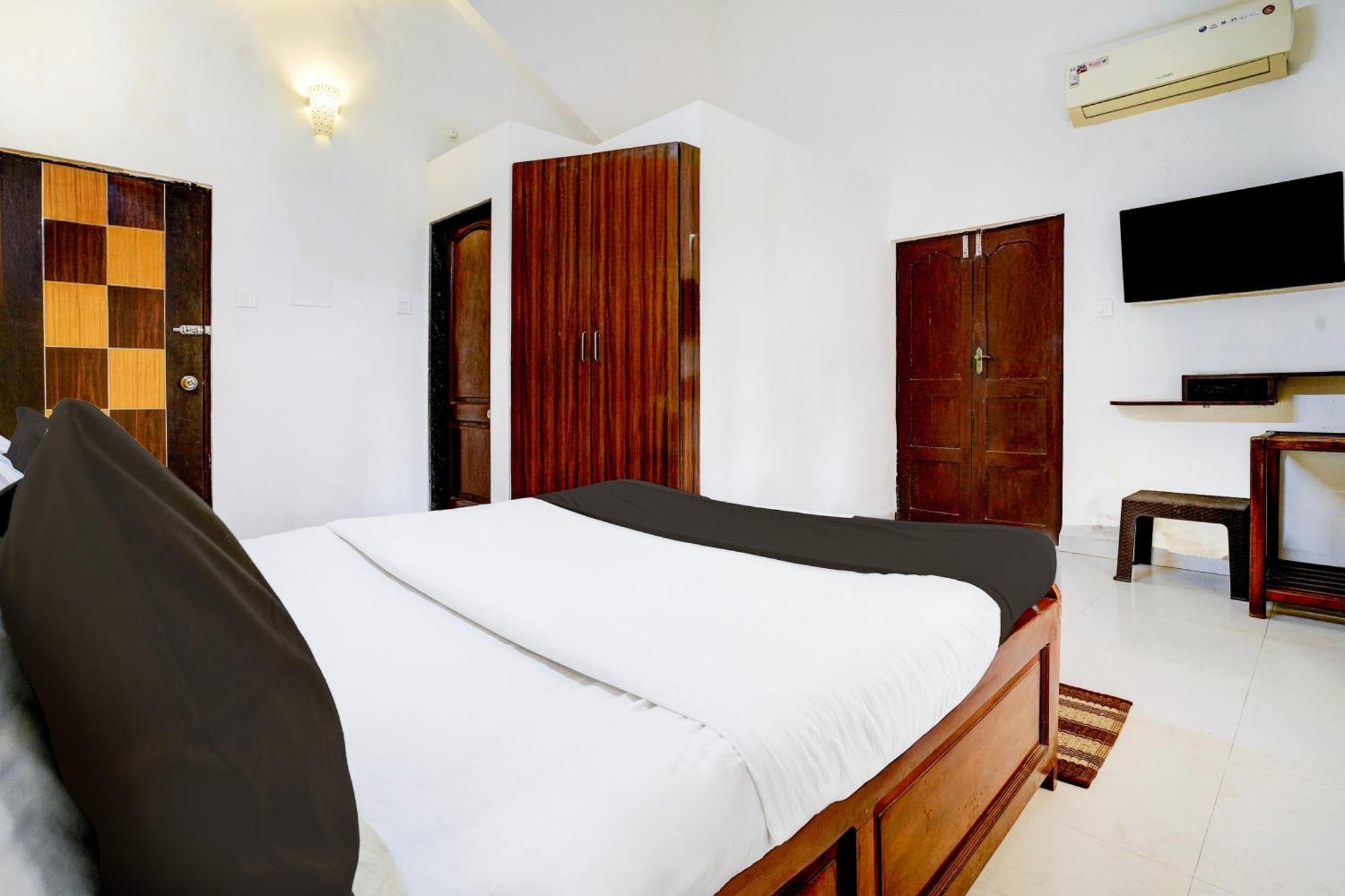 Oyo Flagship Triple Beach Guest House بيناوليم المظهر الخارجي الصورة