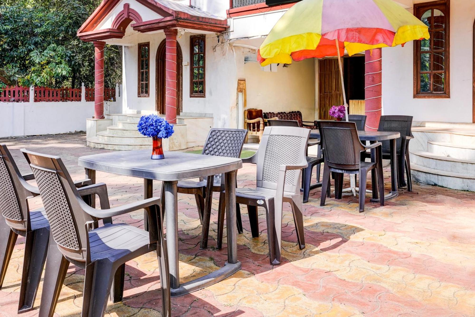 Oyo Flagship Triple Beach Guest House بيناوليم المظهر الخارجي الصورة