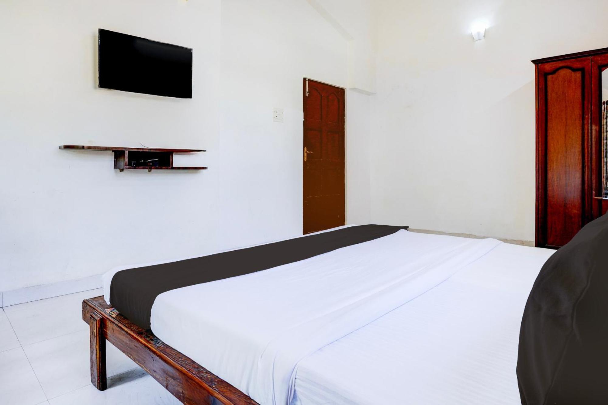 Oyo Flagship Triple Beach Guest House بيناوليم المظهر الخارجي الصورة