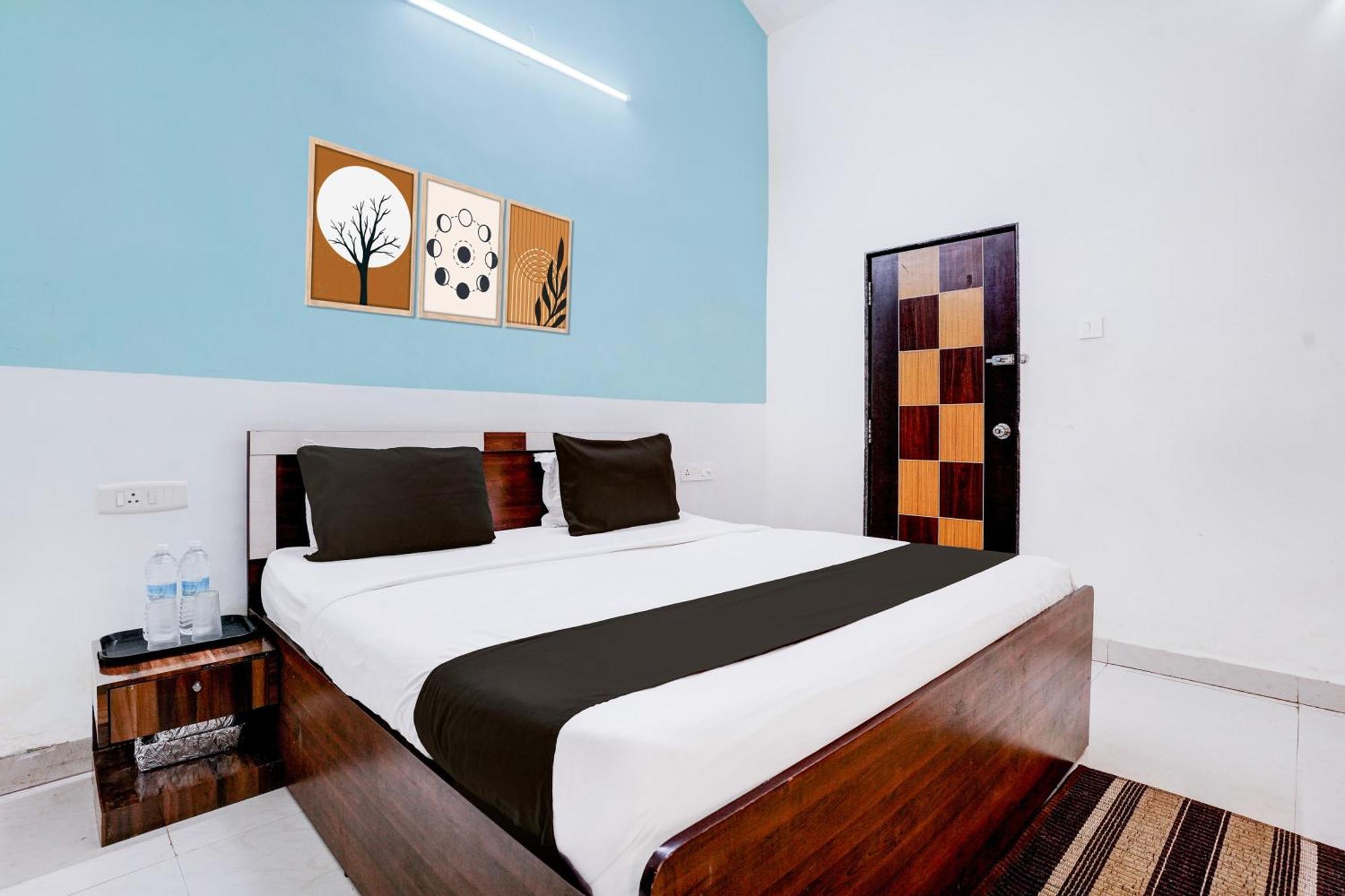 Oyo Flagship Triple Beach Guest House بيناوليم المظهر الخارجي الصورة