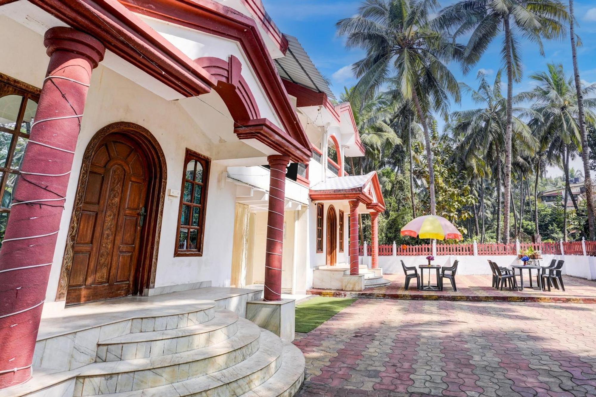 Oyo Flagship Triple Beach Guest House بيناوليم المظهر الخارجي الصورة
