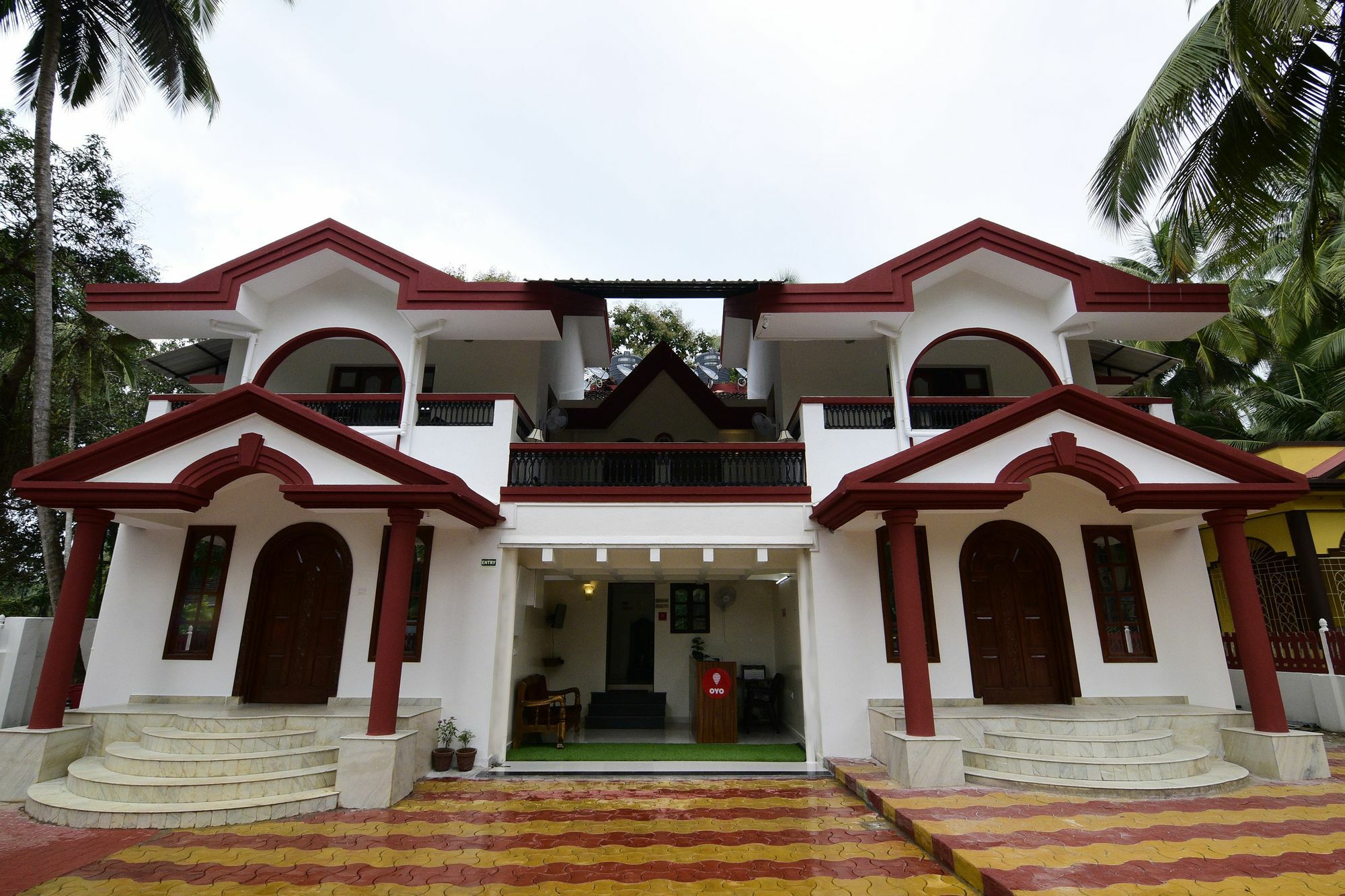 Oyo Flagship Triple Beach Guest House بيناوليم المظهر الخارجي الصورة